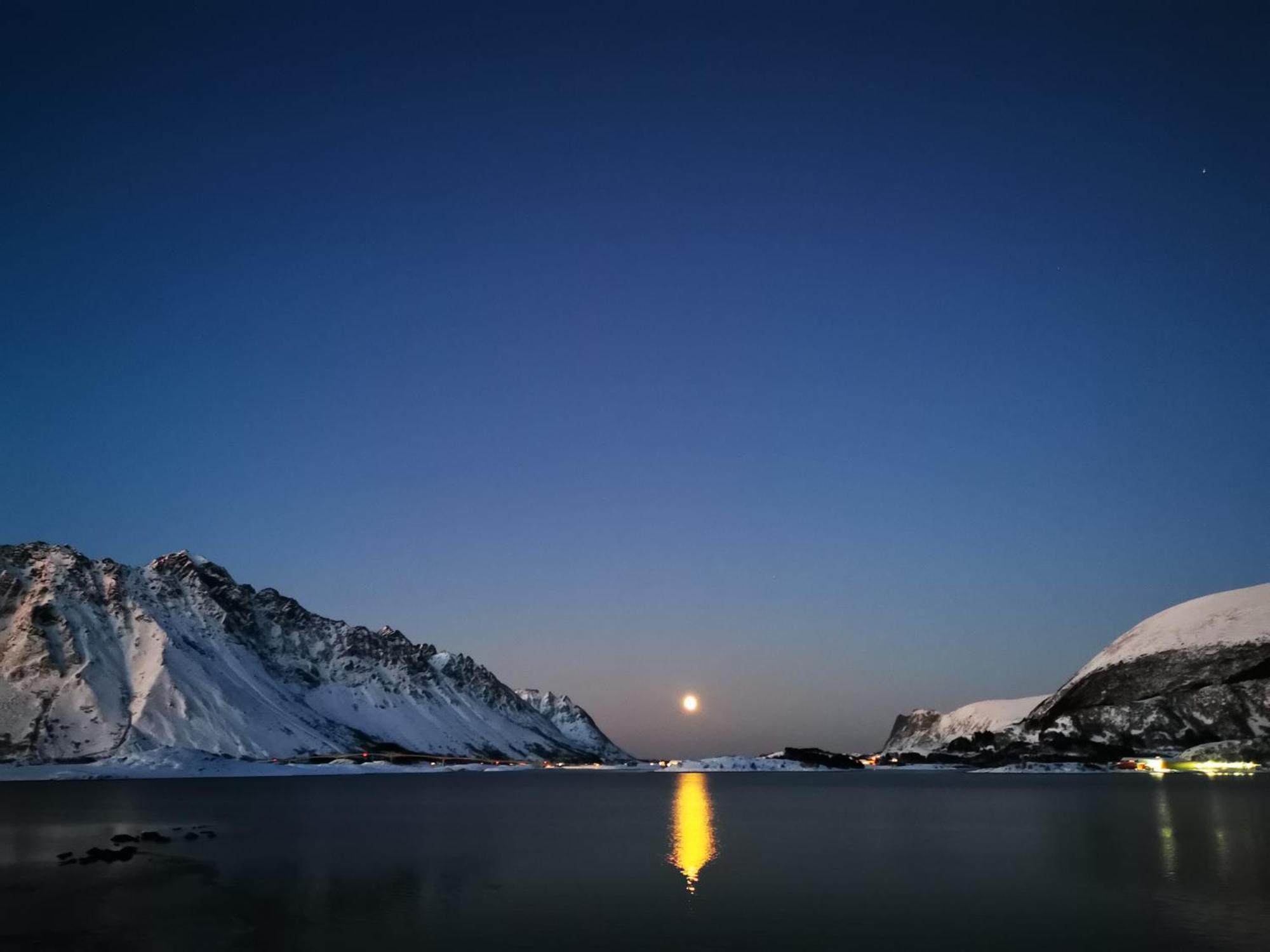 Appartamento Rystad Midnight Sun And Nature Esterno foto